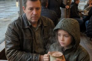 The Little Girl Hid Under a Stranger’s Table—Then One Quiet Man…